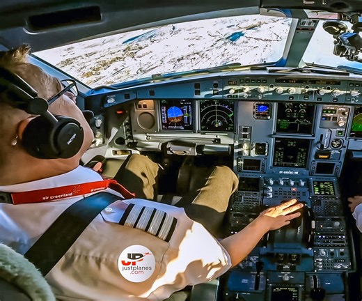 ✈️ Air Greenland A330-800neo landing at Kangerlussuaq | Just Planes