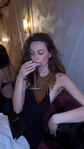 kate olivia markowitz 🫀 on Instagram: "the never ending debrief @shannon.z #nyc #friendship #modeling"