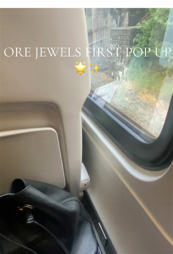 This pop-up? Super last minute. But Ore Jewels showed up and showed OUT✨ Oh- and when we hit 100 followers, I'm picking 2 of you for a lil giveaway. Don't say I didn't tell you👀 #fyp #OreJewels #jewelrytok
