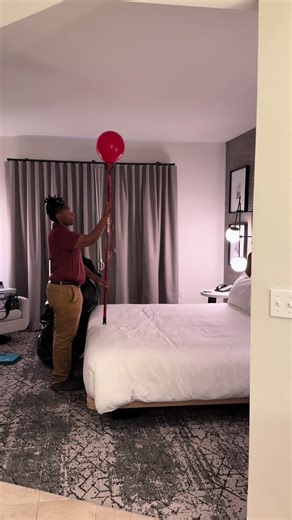 Creative Ceiling Balloons for Romantic Decor