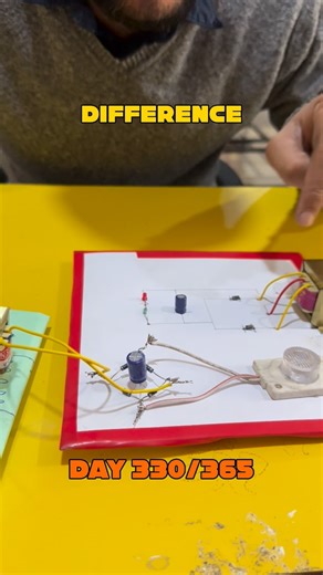 Mukul Rathi on Instagram: "Day 330/365 of sharing my teaching practices Topic : full wave rectification with bridge and centre tap transformer rectifier . Which one gives more voltage ? #teachingideas #electronics #teachersofinstagram #physics #jee #neet #reels #trending #rectifier #learningbydoing"