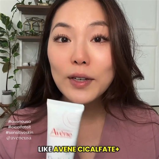 Restore a compromised skin barrier with Cicalfate Restorative Protective Cream. Recommended by derms, powered by science. | Eau Thermale Avène