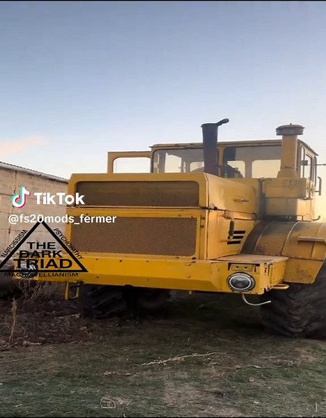 Эдит с Кировцем К700: Жизнь в тракторном мире