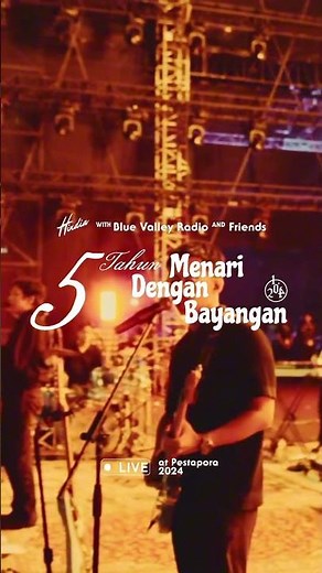 Rumah ke Rumah from 5 Tahun Menari Dengan Bayangan set @ Pestapora 2024 #hindia
