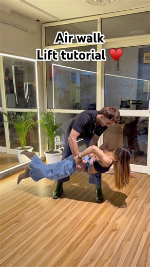 Lift tutorial learn with us♥️ #acrobat #ytshort #duetdance #acrobatics #duet #tutorial