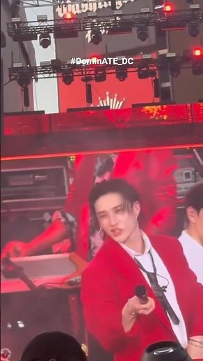 Yep, he unbuttoned the shirt 😉🔥