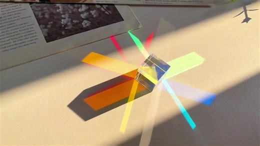 Dispersive prism#prism #dispersion #dispersion_effect #rgb #colors #amolafisica #fisica #artefiscia #cienciaentiktok #einstein #fyp #tiktok #foryou #foryoupage #tiktokshop #light