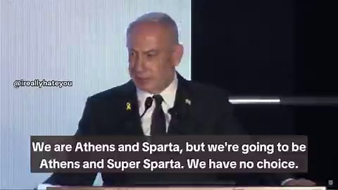 🇮🇱 「スーパー・スパルタ」から「スーパーネーション」へ：ネタニヤフの二つの演説がイラン戦争の背後にある構想を明らかにする2025年9月、ネタニヤフはエルサレムで「イスラエルはアテネであり、かつスーパー・スパルタにならねばならない」と聴衆に語った。彼は孤立の拡大、経済的自給自足、国内の戦時経済の必要性を警告した。その6ヶ月後、イラン戦争の最中に、彼は続編を披露した。「我々はイスラエルを地域的にも世界的にも『スーパーネーション』へと変革することに取り組んでいる。」この二つの発言を結びつけると、全体像がより鮮明になる。最初の演説は警告だった。イスラエルは孤立、武器禁輸、外交的逆風を予期していたのだ。彼らは何が起こるかを知っていた。なぜなら、それを引き起こす計画を立てていたからだ。二番目の演説は宣言だった。イラン戦争は脅威への対応ではない。それは、イスラエルがワシントン、ブリュッセル、国連の許可なしに一方的に行動できる、自給自足の地域覇権国へと変貌するための手段なのだ。この視点で見れば、この1ヶ月間に起きたことすべてが腑に落ちる。トランプが交渉を必要としていたイラン当局者を殺害したことか