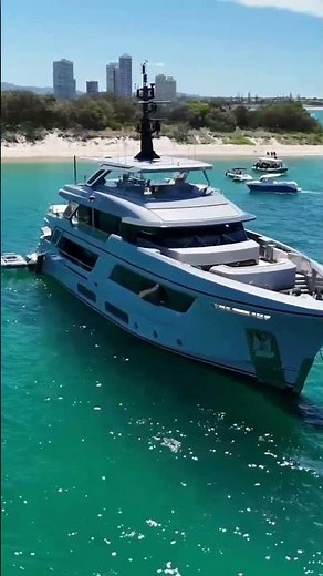 Gold Coast Charters - Pazienza Superyacht YOTSPACE #yachtlife #goldcoast #luxuryyachtcharters