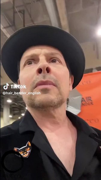 COMIC CON, HAIR BENDER #Cosplay #convention #animeconvention #animecon #weebcon #animehairstyles #animehair