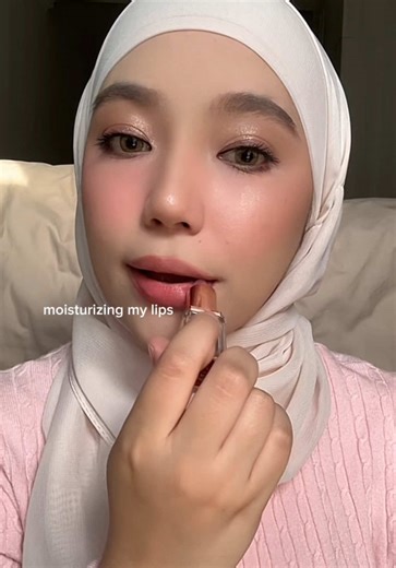 Say Goodbye to Dry Lips: Discover the Secret