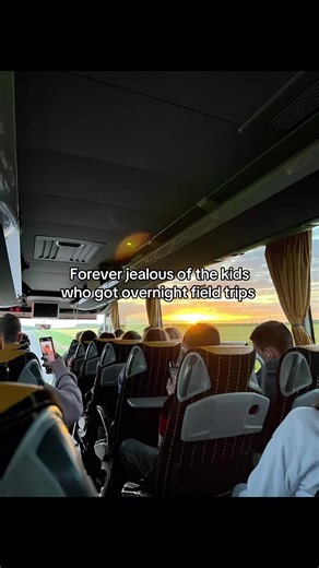 Wdym your school paid for hotel rooms and the trip lasted more than 7 hours🙎🏽‍♂️ #fieldtrip #school #fyp
