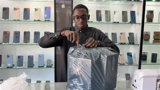 Rassoul business company on Instagram: "iPad 11e génération 270.000 Tel 774956286/777445280"