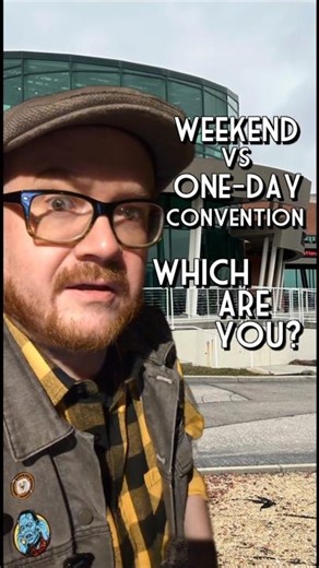 Two completely different convention mindsets #horrorcon #convention