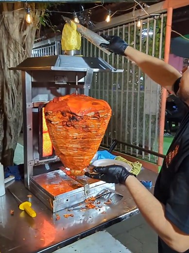 Deliciosos Tacos al Pastor con Piña en Pali Altamira