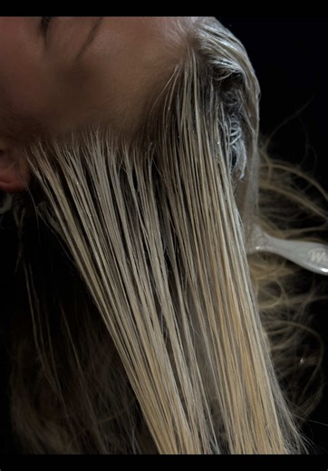 Soft Lived-In Blonde Hair for Busy Moms