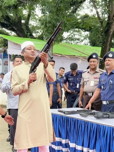৬টি ফাঁকা গুলির শব্দে শুরু শোলাকিয়ায় ঈদের জামাত | DBC NEWS
