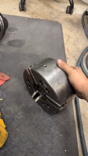 Chris Pommnitz on Instagram: "Got our Hitachi Seiki HT-20 fitted up with a chuck. When I bought the machine it had a 3J collet chuck, which is awesome but as we get into some more CNC lathe work it seems like we needed to make this old girl more versatile. Made it out of a leftover piece of 1045, turning was done in the old southbend, and I threadmilled the thread in the little VF1 that could. #hitachiseiki #haasautomation #southbendlathe #bridgeportmill #machinist #nitzkraftmachineco #jobshop #