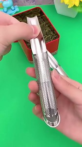 🌈 ลด 50% - ที่กรองชาสแตนเลส 🛒 สั่งซื้อได้ที่: https://www.midorith.asia/A04_0239 🧡 ข้อมูลรายละเอียด 🧡 วัสดุ 304 🧡 การออกแบบตะขออัจฉริยะ 🧡 แขวนบนถ้วยได้ง่าย """ 🧡 เพลิดเพลินกับชาแสนอร่อย 🧡 การออกแบบแบบเปิด-ปิด " 🎁 โปรโมชั่นพิเศษสำหรับ 100 ออเดอร์แรก – รีบสั่งก่อนของหมด! 📌 รายละเอียดสินค้าเพิ่มเติม: https://www.midorith.asia/A04_0239 | Home Pro 4