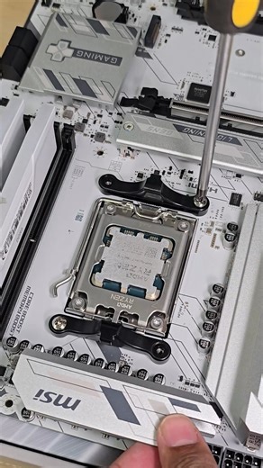 💧🔥 LIQUID-COOLED BEAST! MSI B850 GAMING PLUS WIFI 6E Build 💻⚡ #MSI #GamingPC #B850 #LiquidCooling #PCBuild #RGBSetup #GamingReels #TechReels #WiFi6E #pcgamer | THE PCPHONE