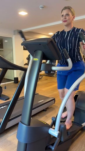 Eva in Action 💪❤️ #fitness #crossfit #crosstrainer #elliptical #shape #sport #evahabermann