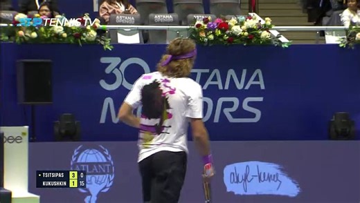 Astana - Tsitsipas, un début sans bavure