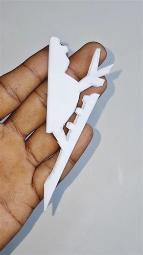 Easy paper snowflake tutorial #snowflake #craft #diy