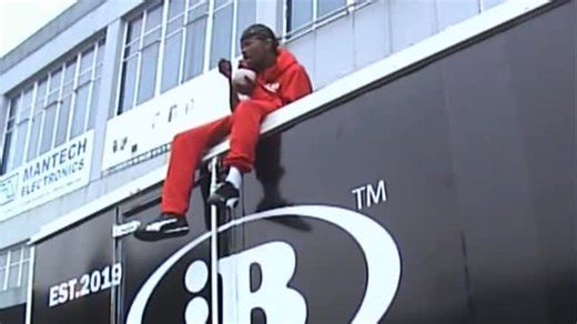 Mr. EVERYTHING on Instagram: "HAVE A 🅱️HOOD FESTIVE FROM ME & MINES🎄🎄 Vhs by @lensstoriesarchives Drone shots by @rockymolotojnr"