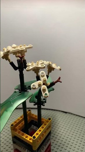 How to Build a Simple Lego Daisy Flower