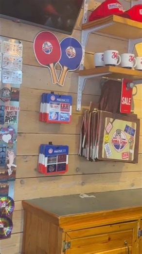 Eating at Bubba Gump Shrimp Co. 🍤 | Forrest Gump Restaurant Experience