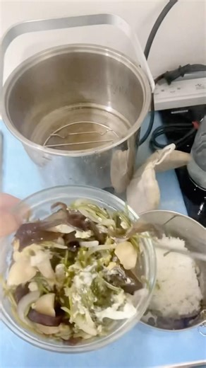 【Zero Skill Kitchen 零廚藝料理食堂】#菜多多親子丼 #電鍋料理 #午餐 #杏鮑菇 #黑木耳 #香菇 #水蓮 #洋蔥#Easy Rice Cooker Recipes