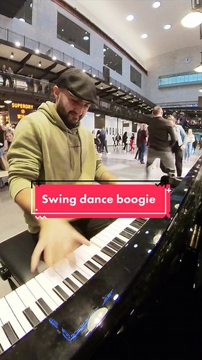 I can’t believe this happened🤯 #fyp #foryou #foryoupage #piano #dance #swingdance #music #boogiewoogie #blues #jazz #streetpiano