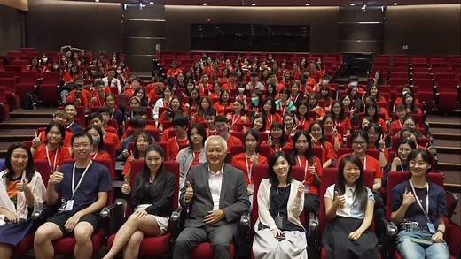 為成就你的律師夢踏出第一步❗香港大學 #法律學院 、#文學院 、 #經管學院 和𝗗𝗲𝗮𝗰𝗼𝗻𝘀將合辦暑期密集式課程📚，讓中四至中五同學了解港大 #法學士 課程和法學專業證書所教授的核心科目。活動包括法庭會議、入學講座👀及來自各個法律和商業領域嘉賓的分享。𝗗𝗲𝗮𝗰𝗼𝗻𝘀更會帶來商業實踐工作坊，也有實習律師和律師分享晉身法律專業的心路歷程😇。 🌐報名及詳情：https://talented.hku.hk/academic-programmes/hku-legal-academy-for-the-talented-jul-15-19 - 🌟 Calling all aspiring legal minds! 🌟 Throwback to the HKU Legal Academy 2023! 🎉 Relive the incredible experience and get ready for another unforgettable summer at the HKU Legal Academy for the Talented in 2024
