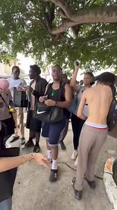 🎶Après avoir brillamment réussi leur Bac, les élèves du Lycée Blaise Pascal à Abidjan célèbrent leur réussite en dansant comme Nathan Douala. 🇨🇲🇨🇮😂 | MbockyCulture