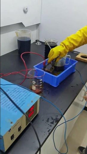 In the laboratory: Hull cell experiment with chromium plating