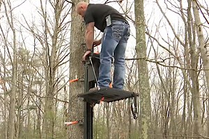 Motorized Treestand Opens Doors for Those Who Struggle to Climb
