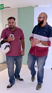 Here's the right way to use your phone while riding a bike . #Safety #bikers #technology #tips #howto | Techlusive