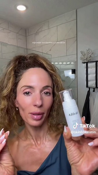 PDRN is a game changer WHEN it’s formulated like this from @Medik8 US!! BRAND NEW: EXO-PDRN PRIMASTIC and I’m truly blown away! #medik8partner #medik8 #pdrnserum #healthyskincare