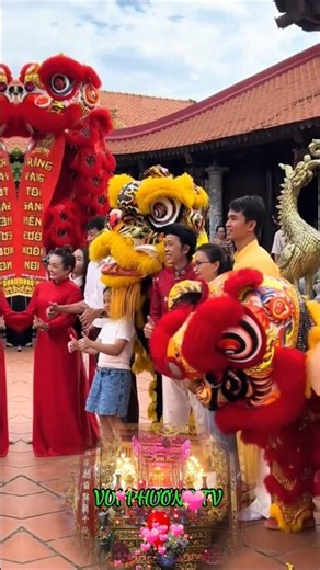 A closer look at Hoai Linh's ancestral shrine on the busy day of worship #celebrity