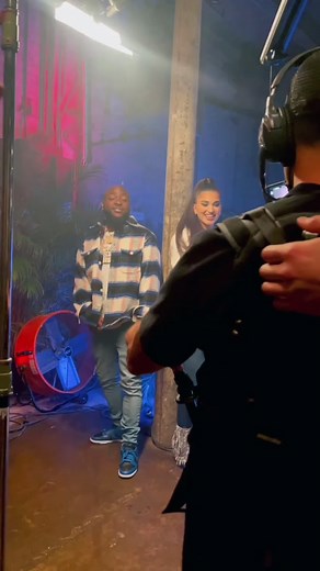 Today marks exactly 1 month since I dropped “Love Cycle” (Remix) w/Davido 💙 Such a great experience🙏🏼 I love this song so much‼️ #davido #nigeria