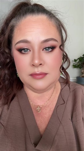 Deb’s awesome beauty (@debsawesomebeauty)’s videos with original sound - ava