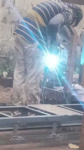 welding of gear box or rotary table #construction #bridge #machinelearning #machinery