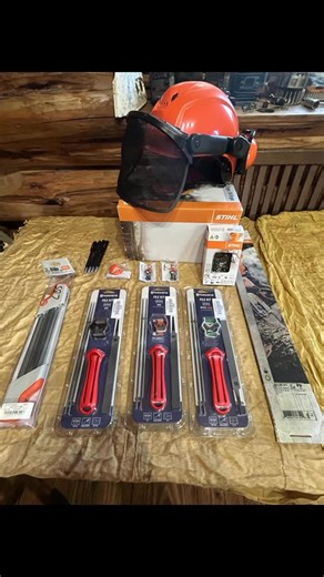 Lee Kimber on Instagram: "Hi everyone and following on from our very successful Dec giveaway 😎 here is our Jan 2026 Free Prize Giveaway ALL brand new…. Stihl Ergo helmet Stihl 2:1 file 😍 Husqvarna Roller guide x3 ✨ Stihl 18 inch bar and chain ❤️ To enter…. 1.follow my page 2. like this post/share it 3.Tag someone in the comments, super easy and good luck 🍀 #chainsaw #training #arborist #prizegiveaway #free #trainingcourse #arborist #treesurgeon #stihl #husqvarna"
