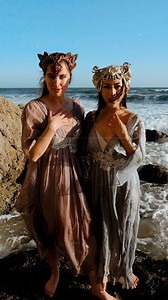 The way this line was in my head for days after 😂 Playing mermaids and ancient goddesses with @talya.sindel - this is girlhood, right? --- 📷: @thejoshfather 🧜🏻‍♀️: @finfolkproductions 👑: @merbellastudios @merbellastudios | Syrena- Singapore's First Mermaid