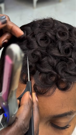 𝗠𝗮𝗸𝗲 𝗢𝘃𝗲𝗿💇‍♀️💅✂️ | Look what the ht hand can do🙌🏾 | Instagram