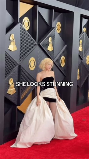 Cherice on Instagram: "She looks so good with this dress 🤭🤭 #Rose #blackpink #grammys #kpopedit #fyp"