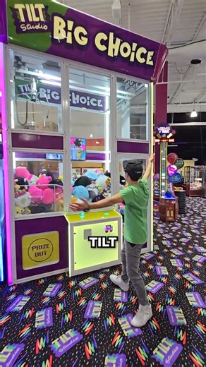 Prize gets stuck in the world's largest claw machine!! 🤯 #arcadegames #clawmachine | Arcade Matt