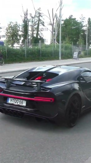 Bugatti chiron fast acceleration #bugatti #bugattichiron #acceleration #supercars