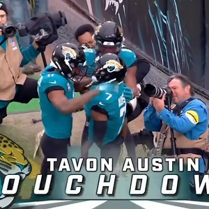 Tavon Touchdown in DUUUVAL! | WVU Football