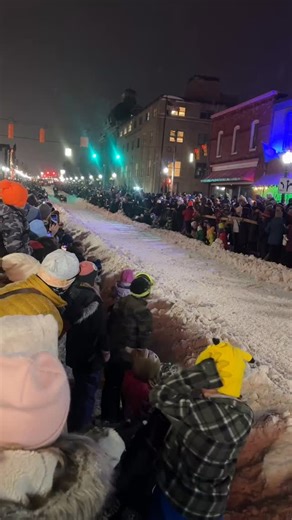 The 2026 Sled Dog UP 200 is this weekend!! We went last year and had such a great time! Its definitely a must watch for any true Michigander ✋🏻 Anyone going?? #travelmarquette #puremichigan #uptravel #marquettemichigan #up200dogsledraces | Sovereign Photography